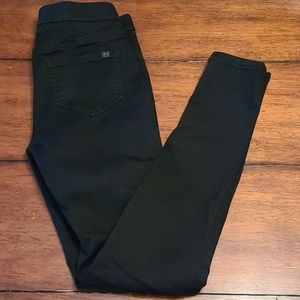 Jennifer Lopez black jeggings